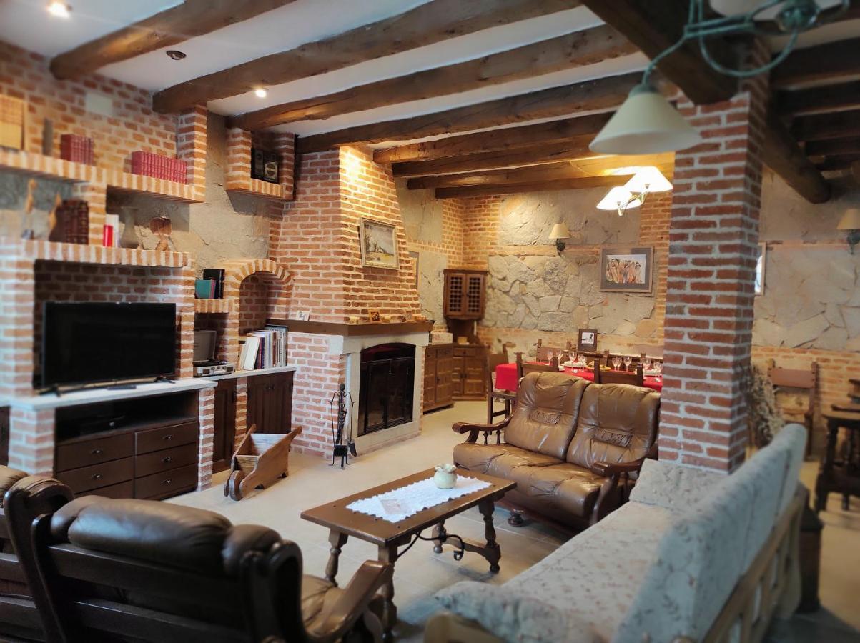 Casa Rural Puerta De Castilla Velayos Exteriör bild