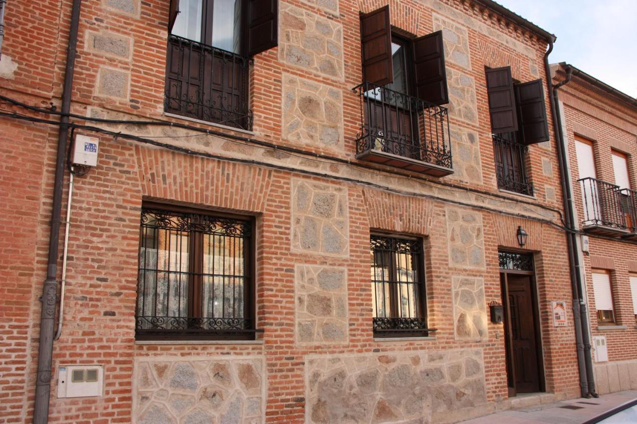 Casa Rural Puerta De Castilla Velayos Exteriör bild